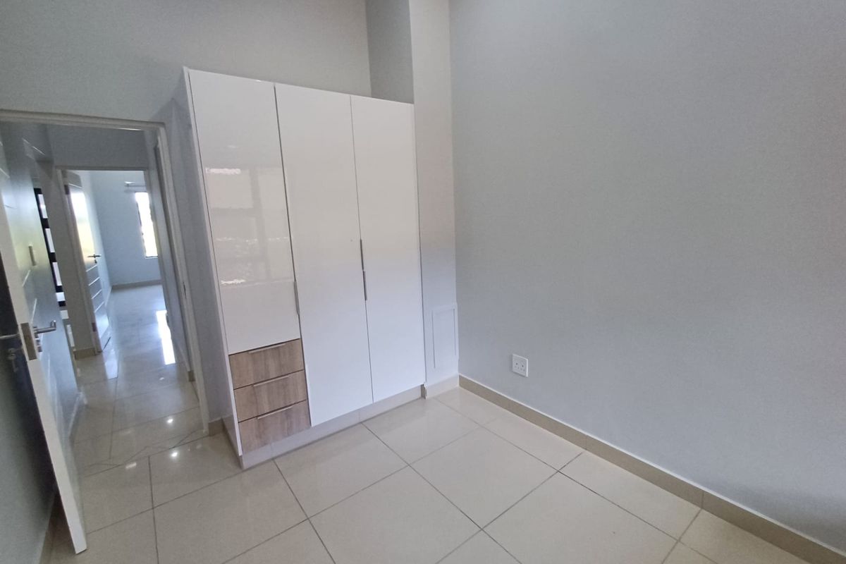 Lifestyle, Convenience & Security in Umhlanga Ridge - Photo 3