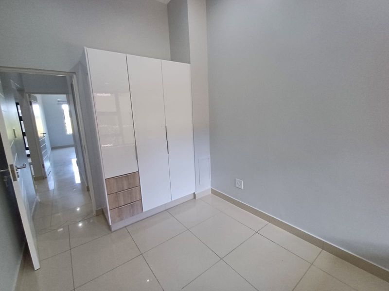 Lifestyle, Convenience & Security in Umhlanga Ridge - Photo 3