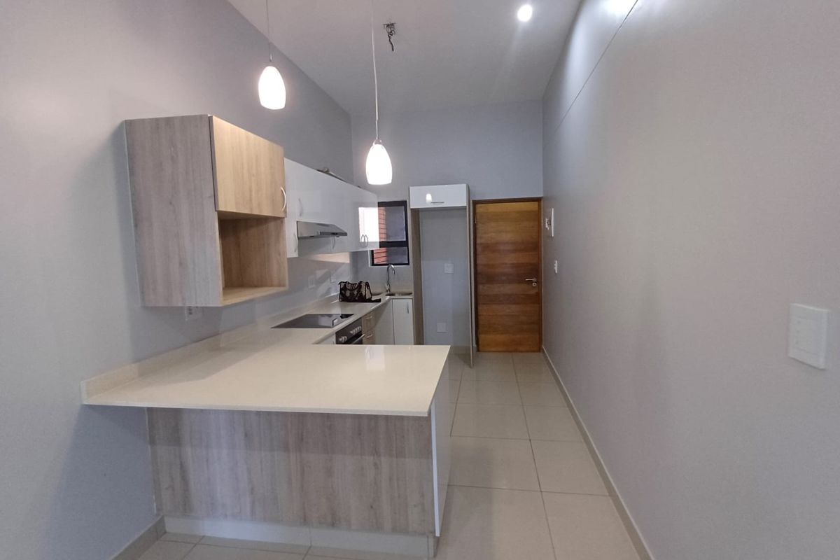 Lifestyle, Convenience & Security in Umhlanga Ridge - Photo 2