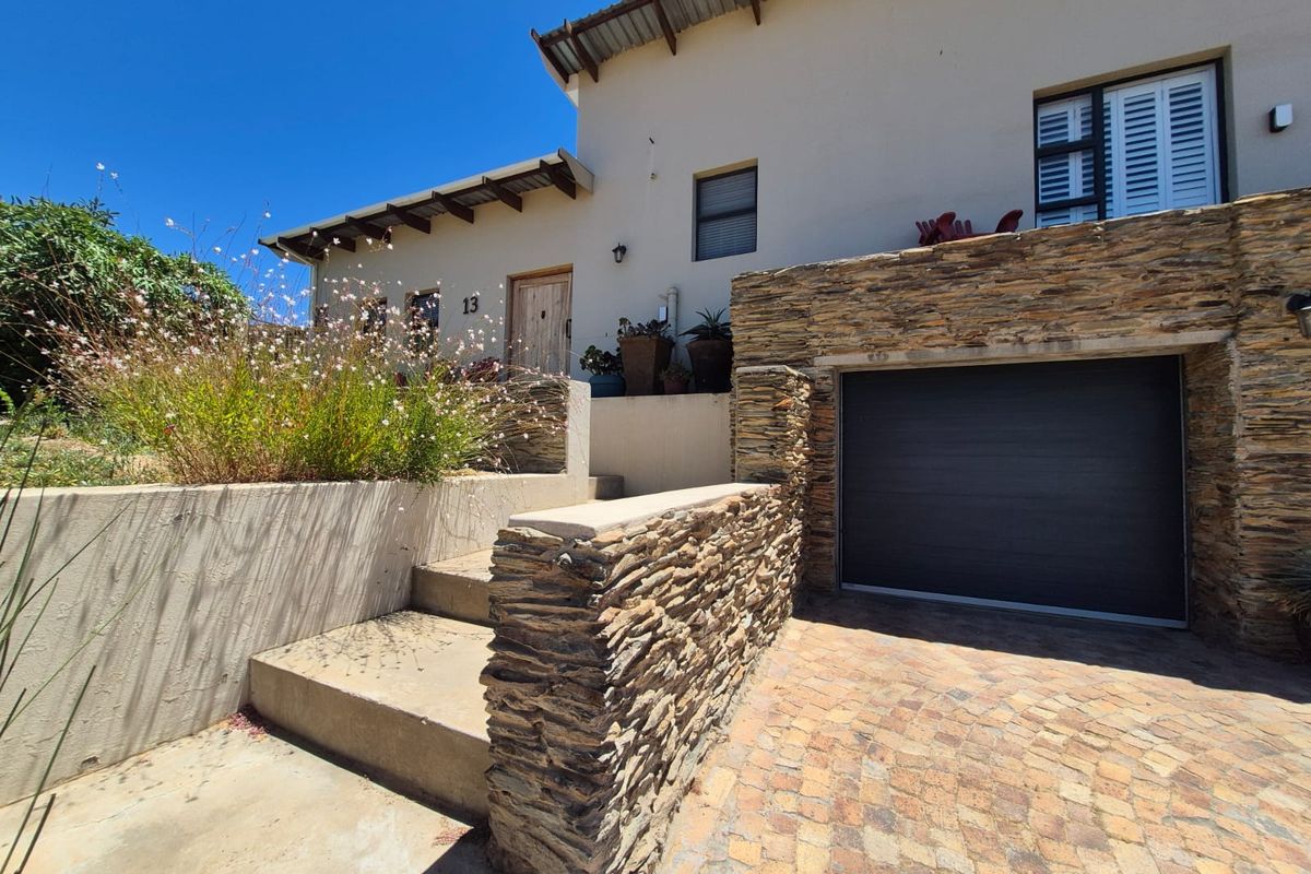 Lifestyle, Views & Solar Living in Sought-After Fairway Heights - Photo 4