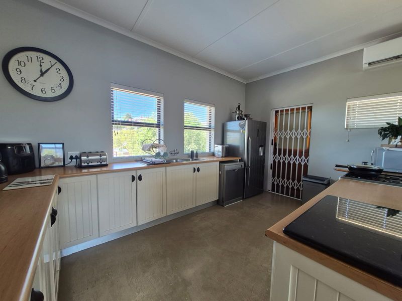 Lifestyle, Views & Solar Living in Sought-After Fairway Heights - Photo 6