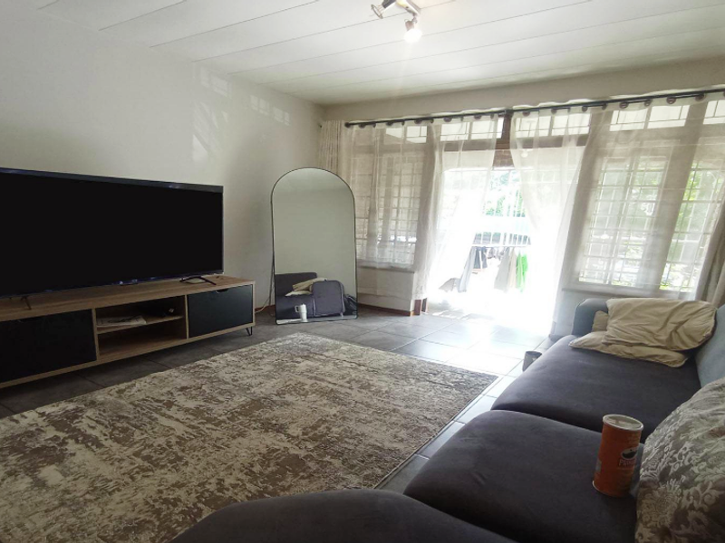 Secure, Low-Maintenance Apartment Close to UKZN - Photo 5