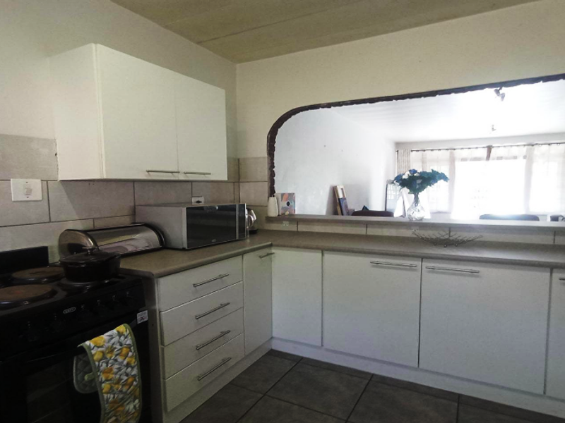 Secure, Low-Maintenance Apartment Close to UKZN - Photo 6