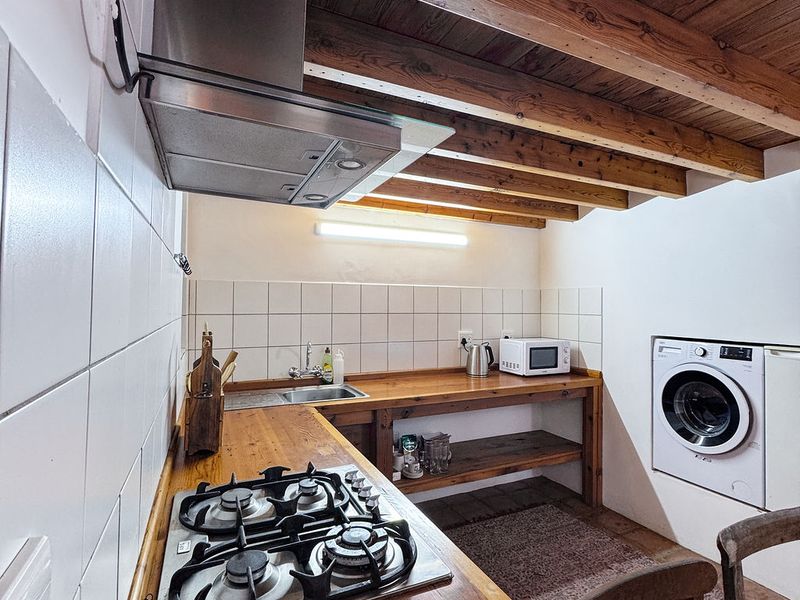 Historic Coach House For Sale In Tulbagh, Church Street, circa 1864 - Photo 10