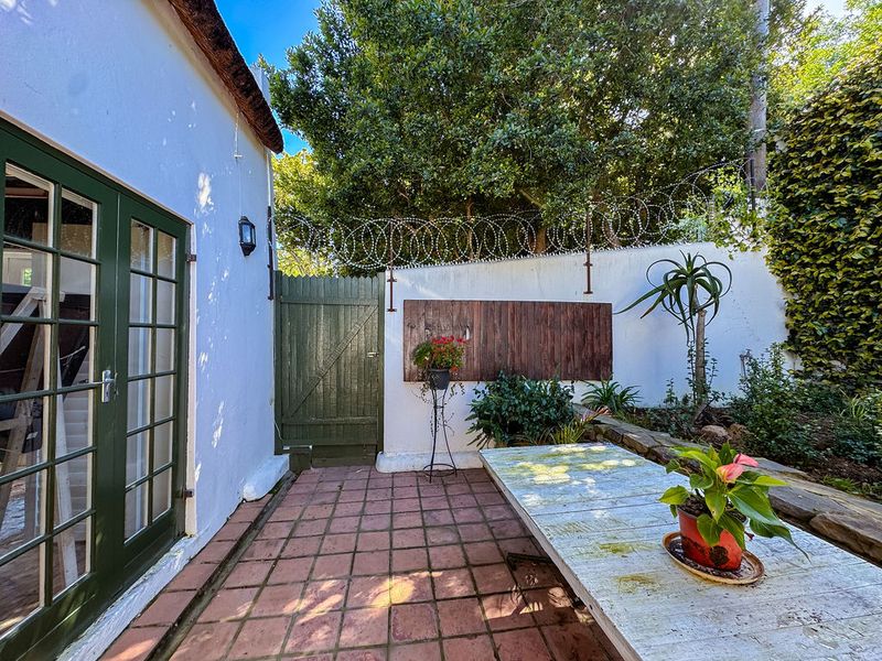 Historic Coach House For Sale In Tulbagh, Church Street, circa 1864 - Photo 8