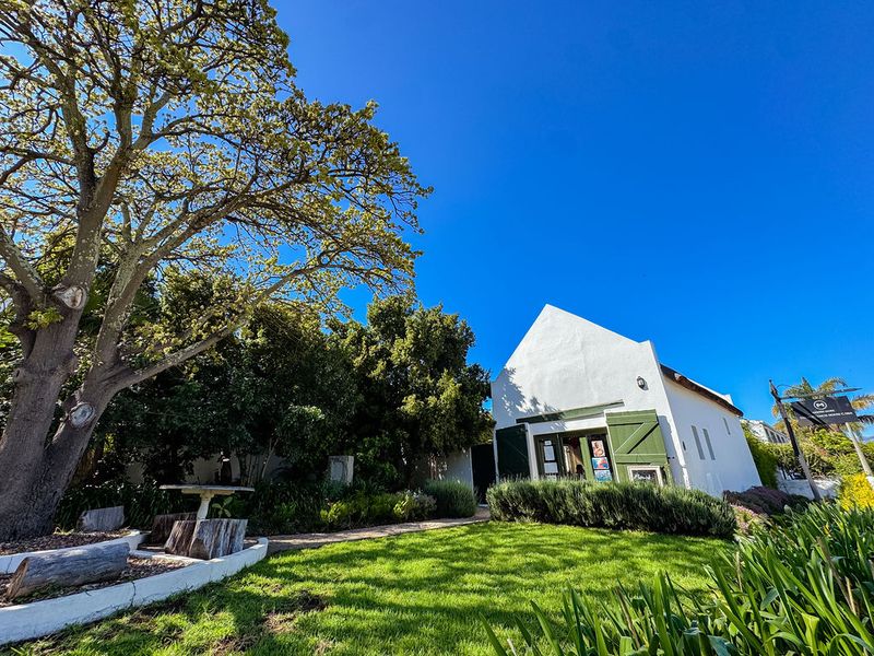 Historic Coach House For Sale In Tulbagh, Church Street, circa 1864 - Photo 2
