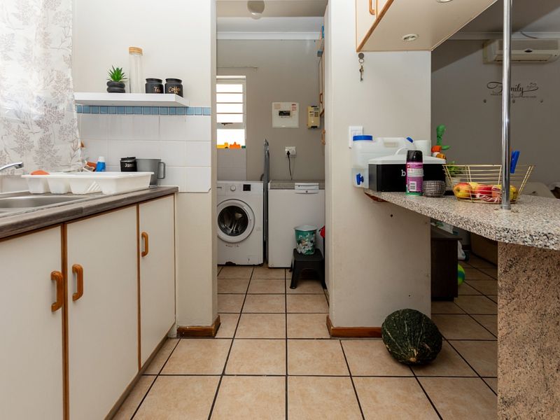 Ideal Starter Home or Lock-Up-and-Go Opportunity - Photo 8