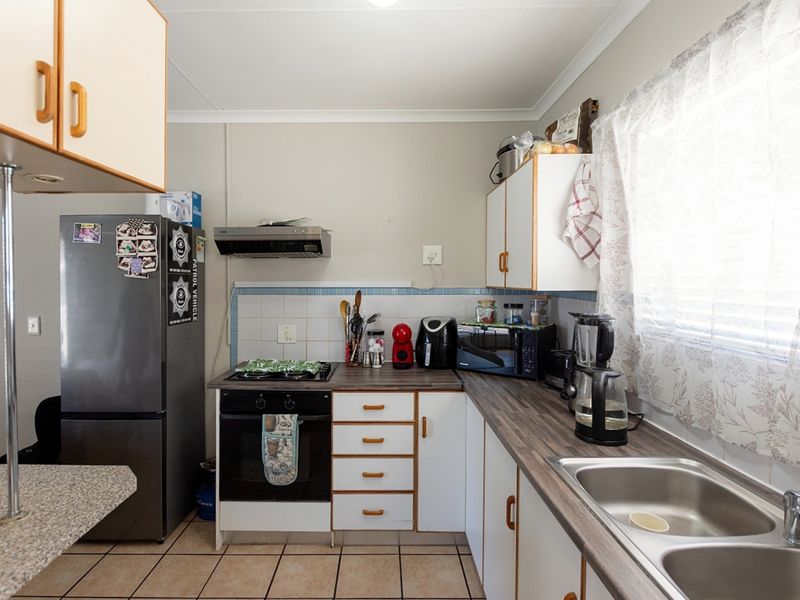 Ideal Starter Home or Lock-Up-and-Go Opportunity - Photo 7