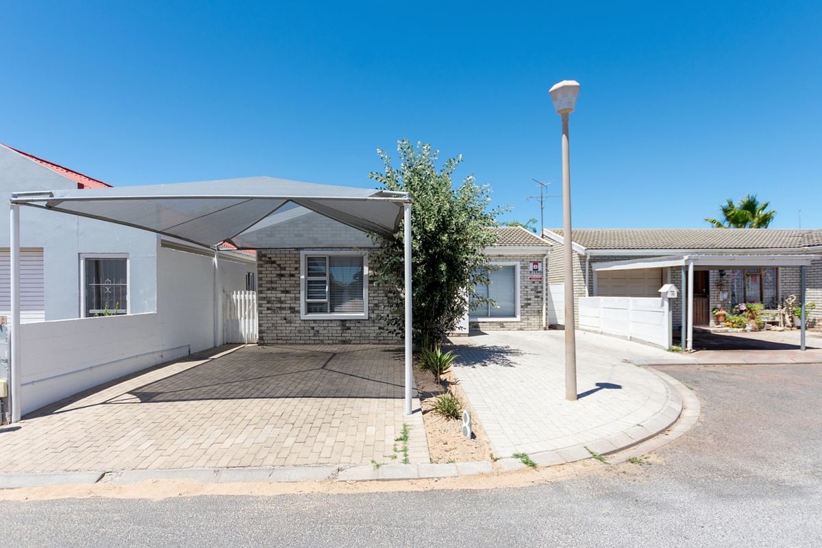 Ideal Starter Home or Lock-Up-and-Go Opportunity - Photo 2