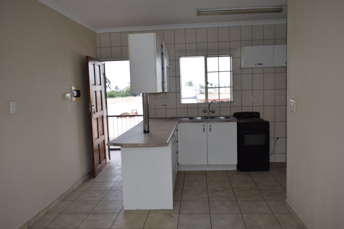 1 Bedroom apartment for sale in Comet - Photo 4