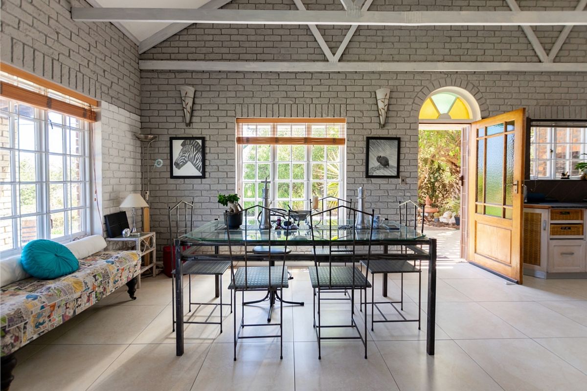 Prime Central Spot with 2 Income-Boosting Flatlets! - Photo 5