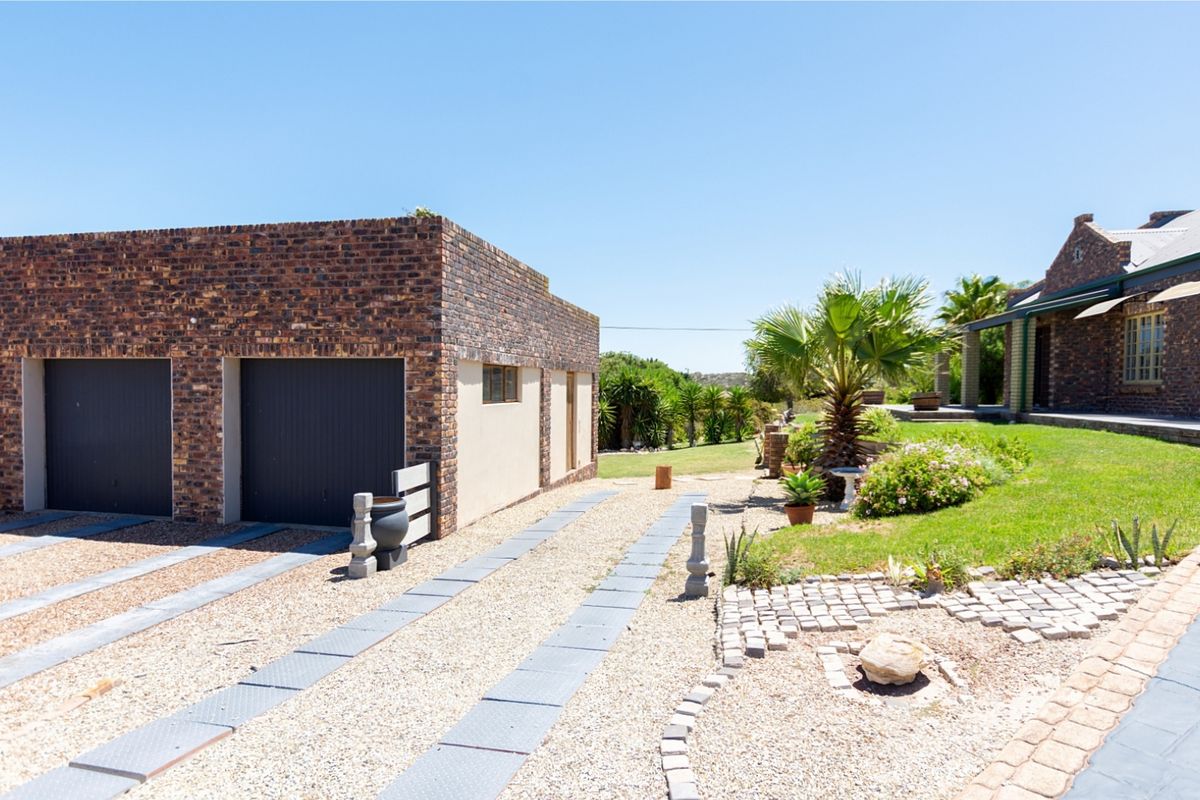 Prime Central Spot with 2 Income-Boosting Flatlets! - Photo 2