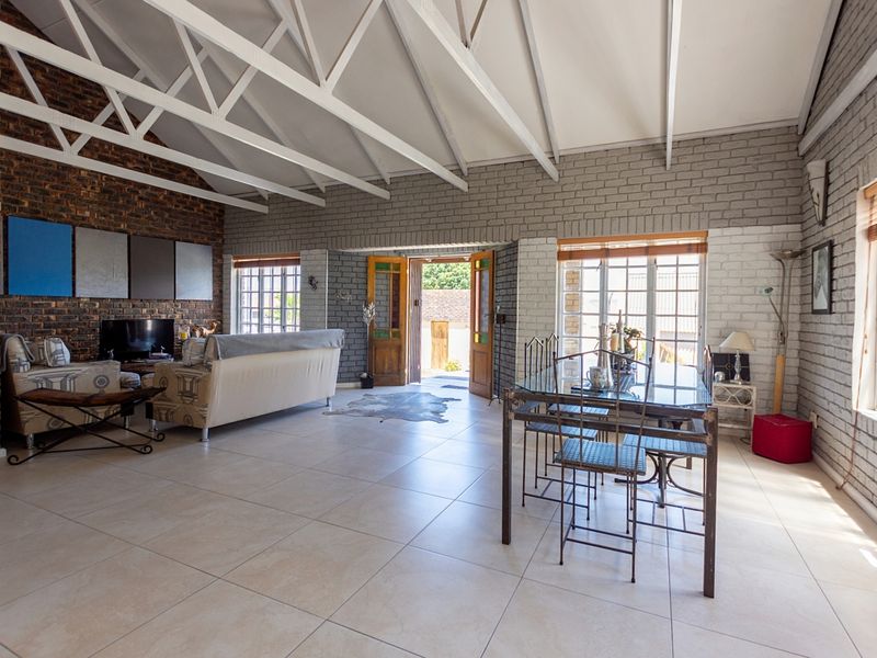 Prime Central Spot with 2 Income-Boosting Flatlets! - Photo 9