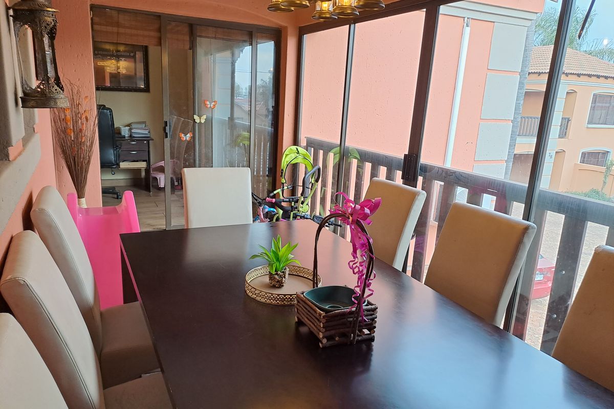 Pristine home, ready for you to unpack and settle in 🏡 - Photo 3