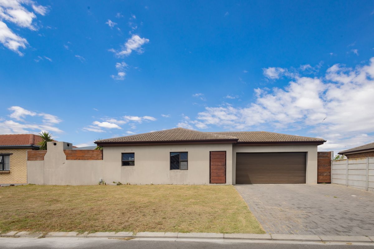 Delightful Family Home - Photo 4
