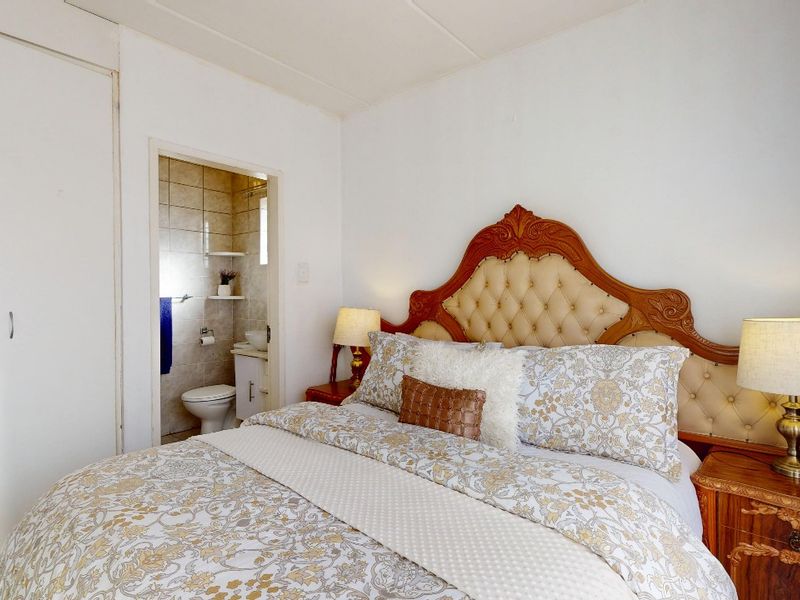 Immaculate contemporary ground unit to let in security estate! - Photo 5