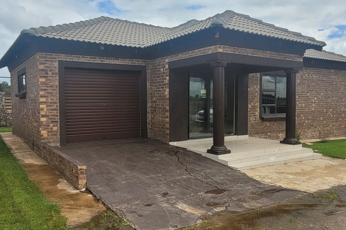 Low-maintenance secured Townhouse! - Photo 3