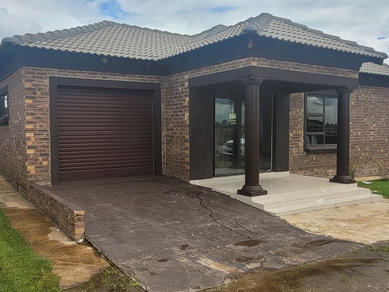 Low-maintenance secured Townhouse! - Photo 3