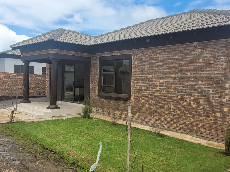 Low-maintenance secured Townhouse! - Photo 6