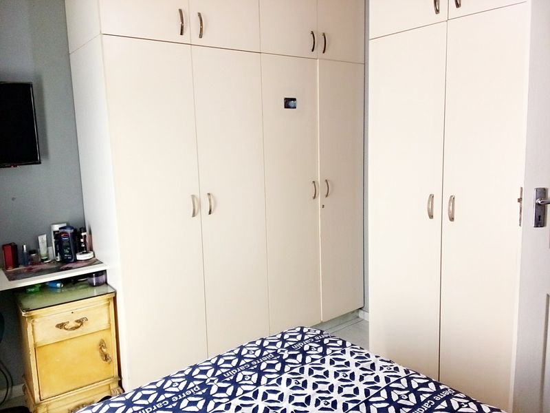 Introducing Your Dream Home in Isipingo Hills! - Photo 10