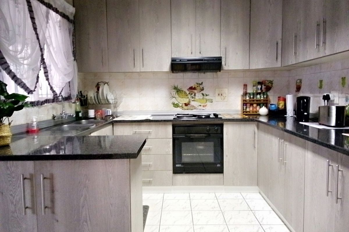 Introducing Your Dream Home in Isipingo Hills! - Photo 2