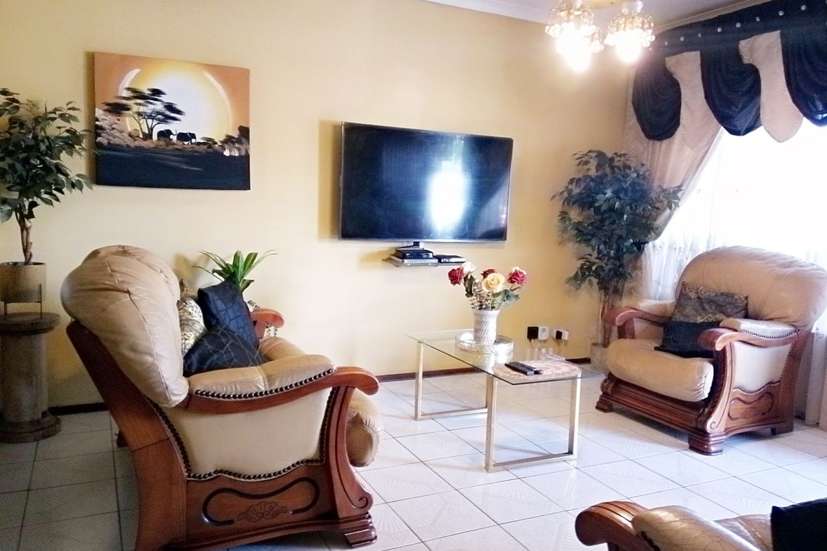 Introducing Your Dream Home in Isipingo Hills! - Photo 4