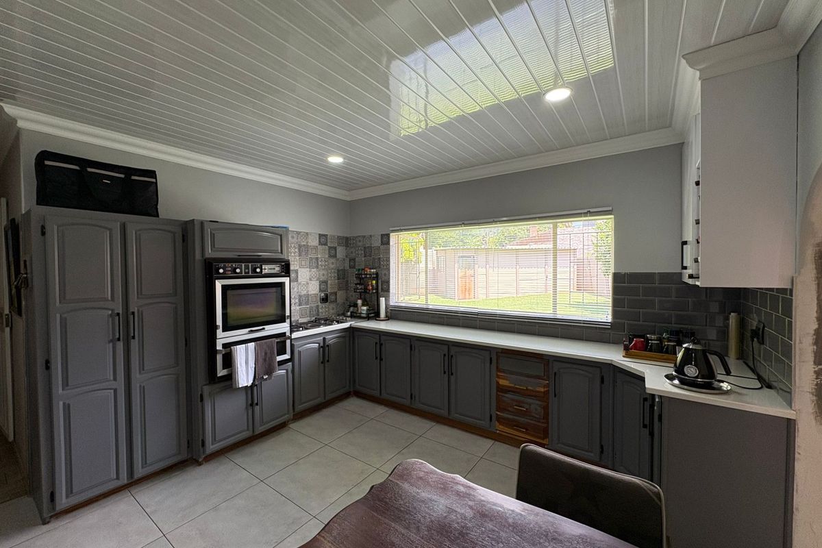 Family Living with Space, Security and Pool - Photo 3