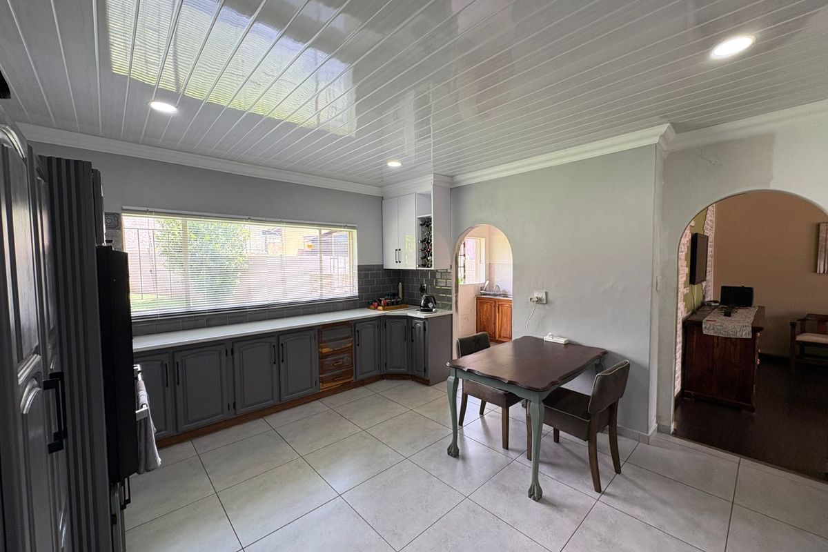 Family Living with Space, Security and Pool - Photo 4