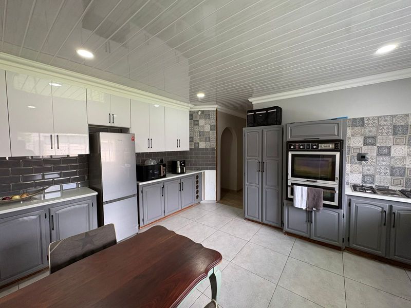 Family Living with Space, Security and Pool - Photo 2