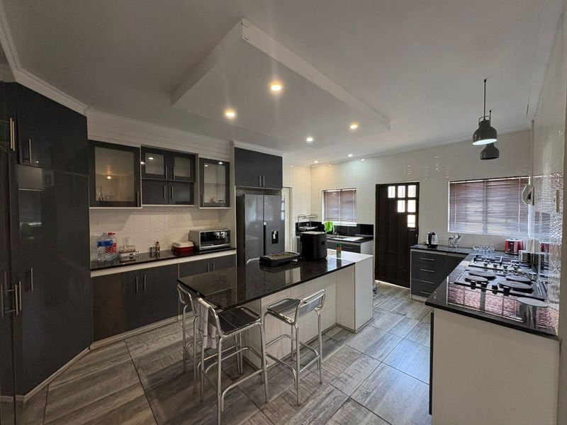 Stylish Family Living in Waterfall East - Photo 3