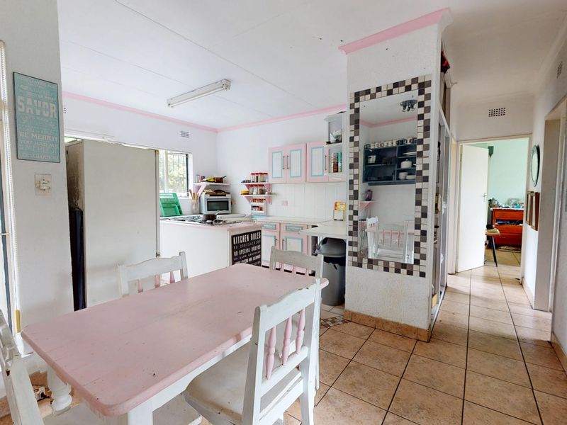 Neat Family Home in Crystal Park, Benoni - Photo 9