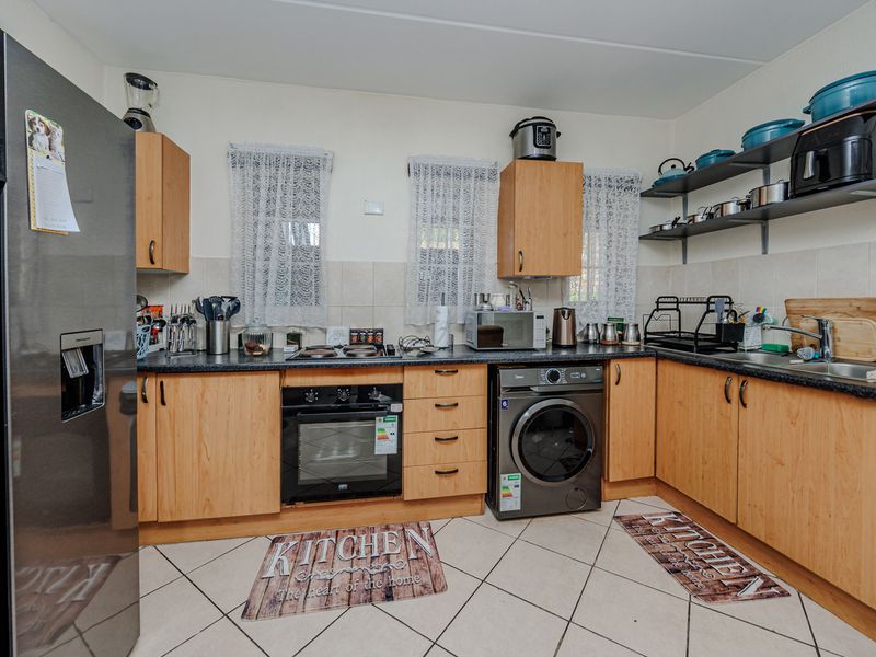 Stunning 2-Bedroom Apartment For Sale in Laser Park, Roodepoort—Perfect For Modern Living! - Photo 6