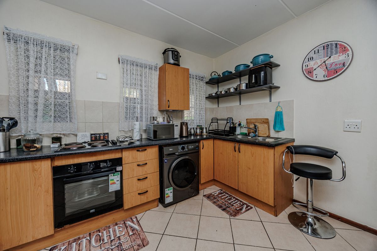 Stunning 2-Bedroom Apartment For Sale in Laser Park, Roodepoort—Perfect For Modern Living! - Photo 5