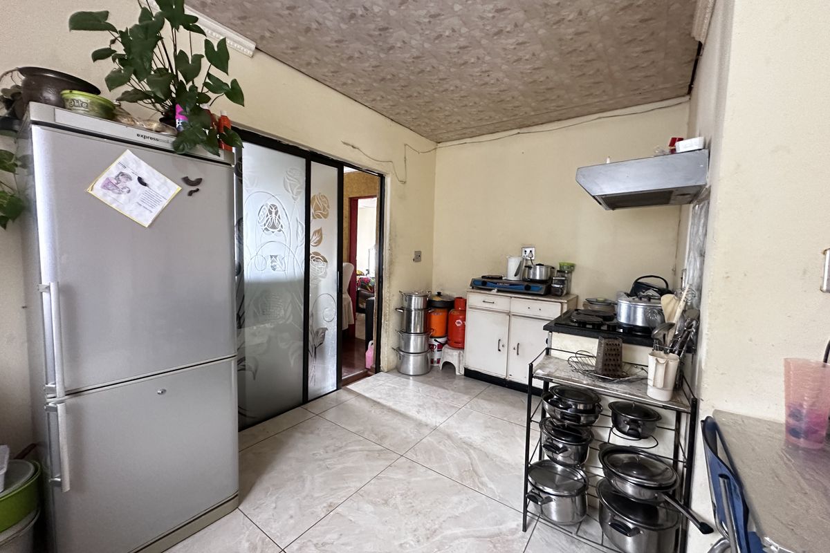 Well-Located Family Home in Tsakane Ext 15 - Photo 3