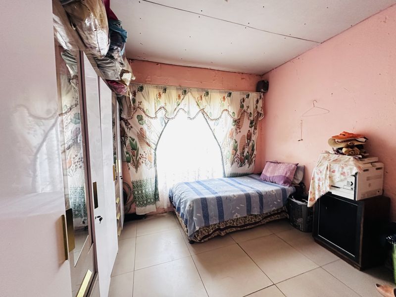 Well-Located Family Home in Tsakane Ext 15 - Photo 8