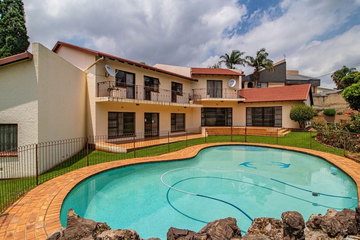 Owner Says Sell!  What-A-Lot-I-Got! - Photo 2