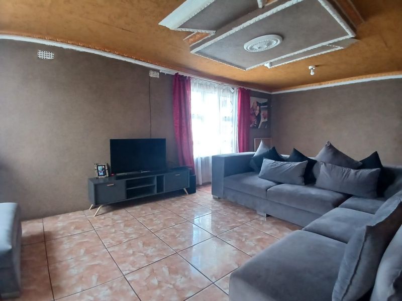 3 Bedroom 2 Bathroom House in Mdantsane - Photo 9