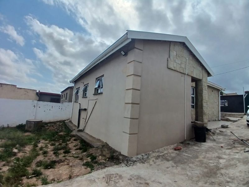 3 Bedroom 2 Bathroom House in Mdantsane - Photo 3