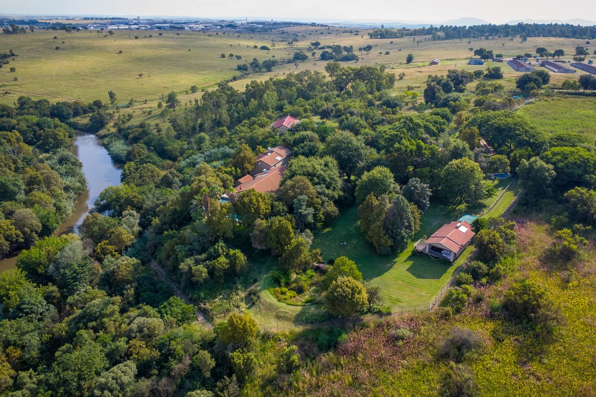 22.4 Ha Riverfront Guest House & Farm - Photo 2