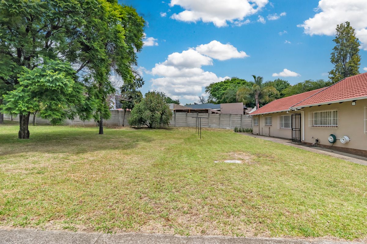 Free standing home with endless opportunities - Photo 5