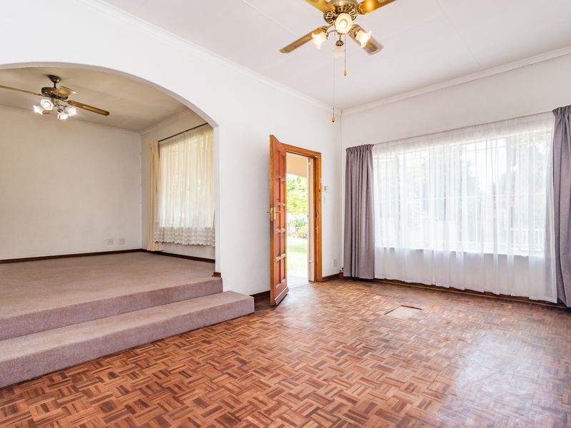 Free standing home with endless opportunities - Photo 10