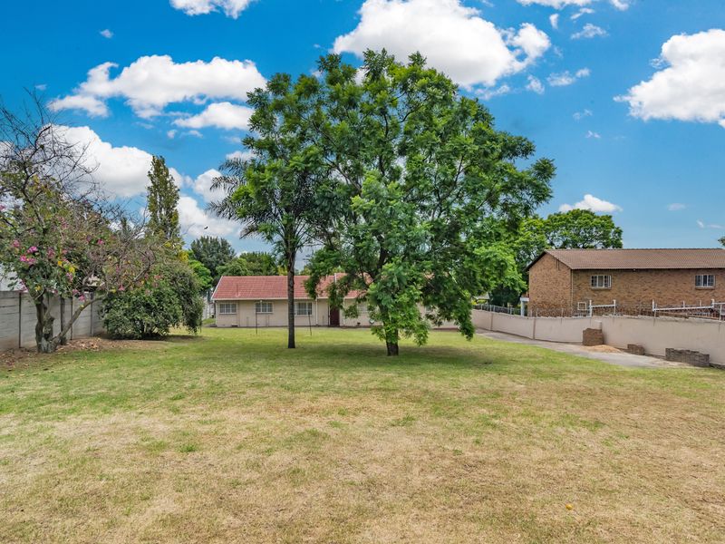 Free standing home with endless opportunities - Photo 7