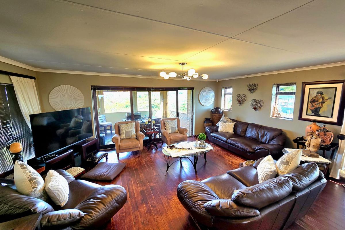 Large Family Residence with Flatlet in Paradise Beach, Jeffreys Bay - Photo 5