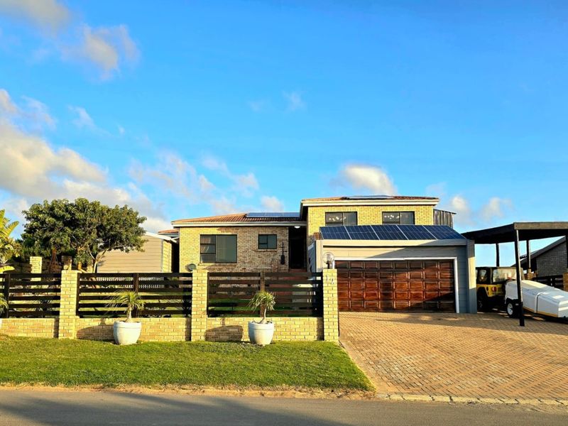 Large Family Residence with Flatlet in Paradise Beach, Jeffreys Bay - Photo 2