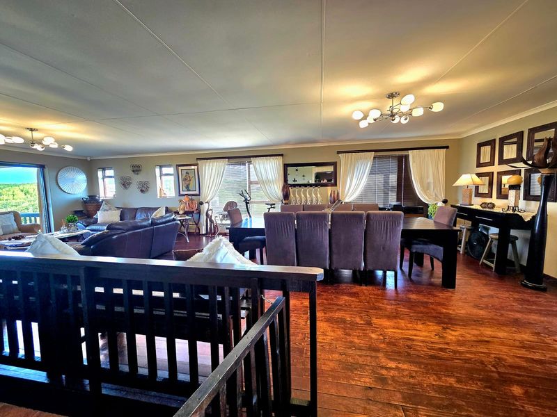 Large Family Residence with Flatlet in Paradise Beach, Jeffreys Bay - Photo 10
