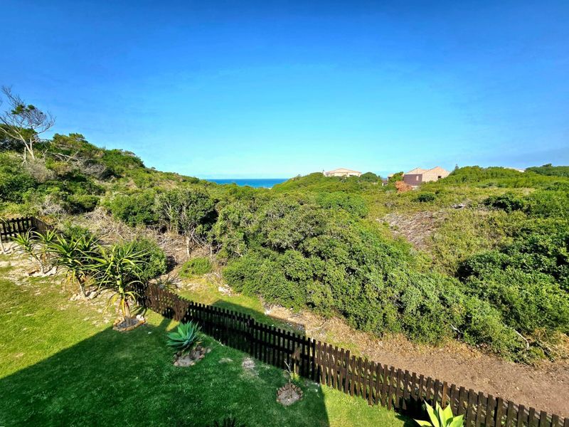 Large Family Residence with Flatlet in Paradise Beach, Jeffreys Bay - Photo 9
