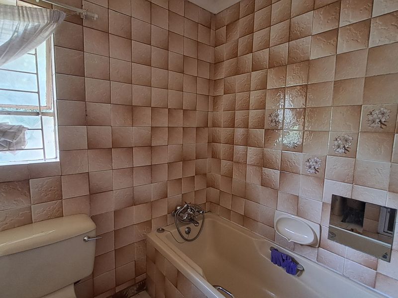 Low Maintenance 3 bedroom semi face brick House For Sale In Bergsig - Photo 6