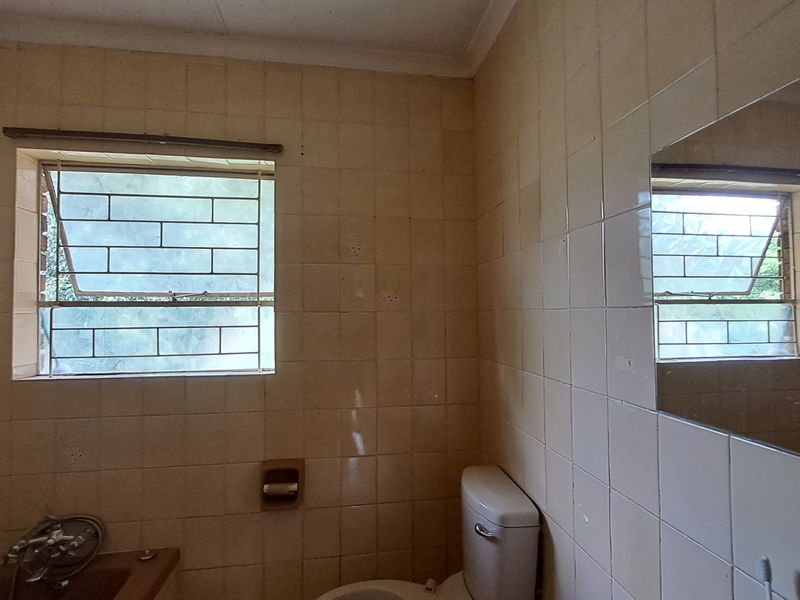 Low Maintenance 3 bedroom semi face brick House For Sale In Bergsig - Photo 7