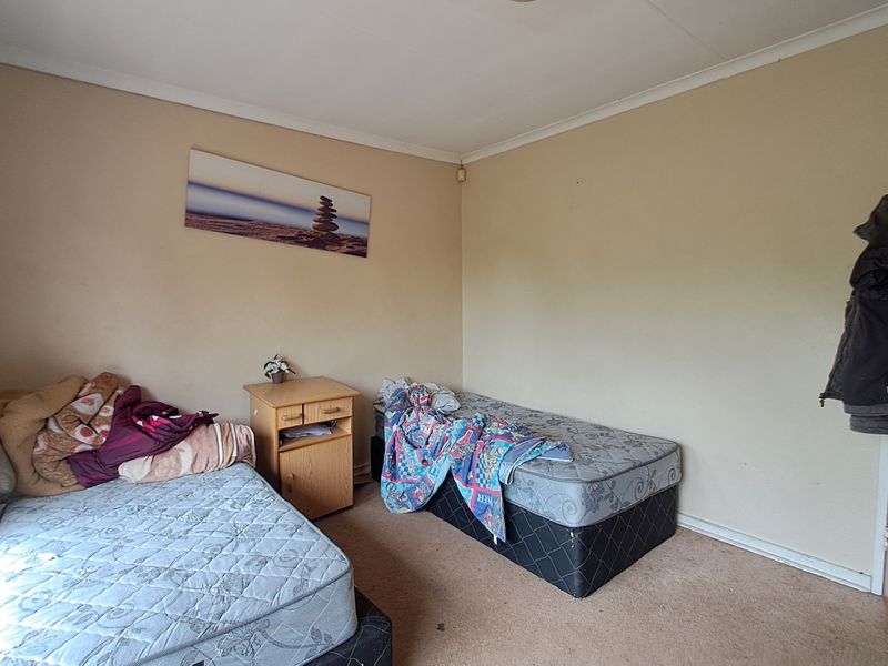 Low Maintenance 3 bedroom semi face brick House For Sale In Bergsig - Photo 8