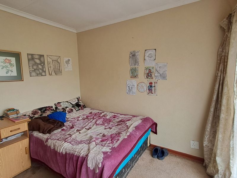 Low Maintenance 3 bedroom semi face brick House For Sale In Bergsig - Photo 9